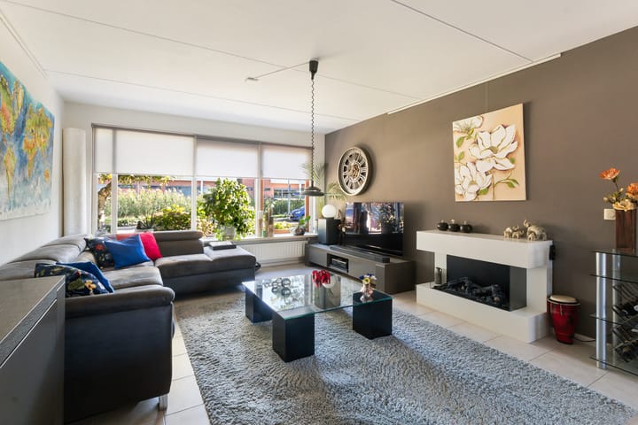 Tussenwoning te koop: Chico Mendesring 318, Dordrecht