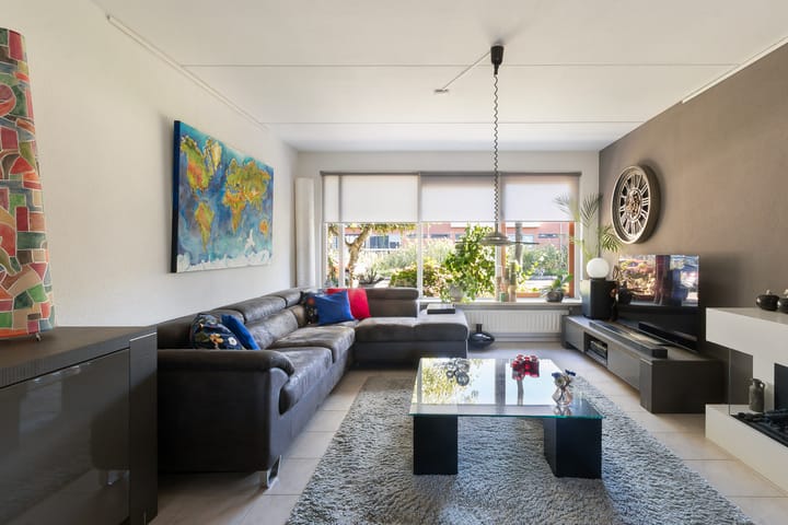 Tussenwoning te koop: Chico Mendesring 318, Dordrecht