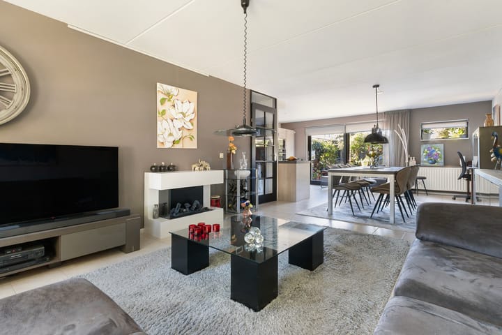 Tussenwoning te koop: Chico Mendesring 318, Dordrecht