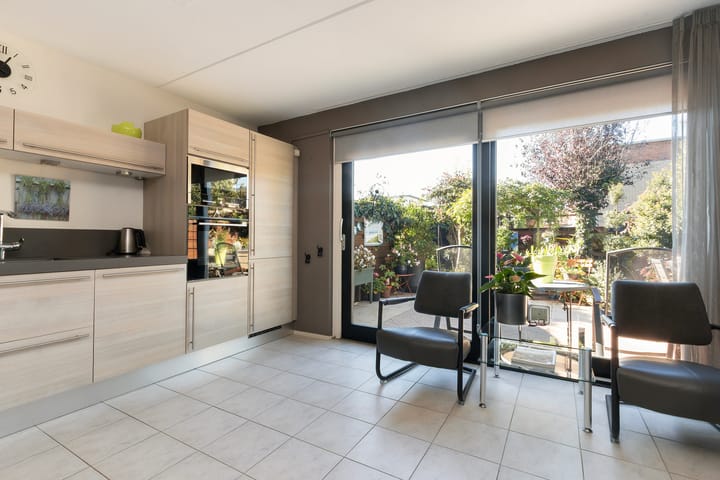 Tussenwoning te koop: Chico Mendesring 318, Dordrecht