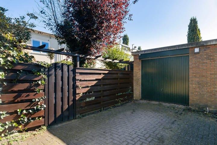 Tussenwoning te koop: Chico Mendesring 318, Dordrecht