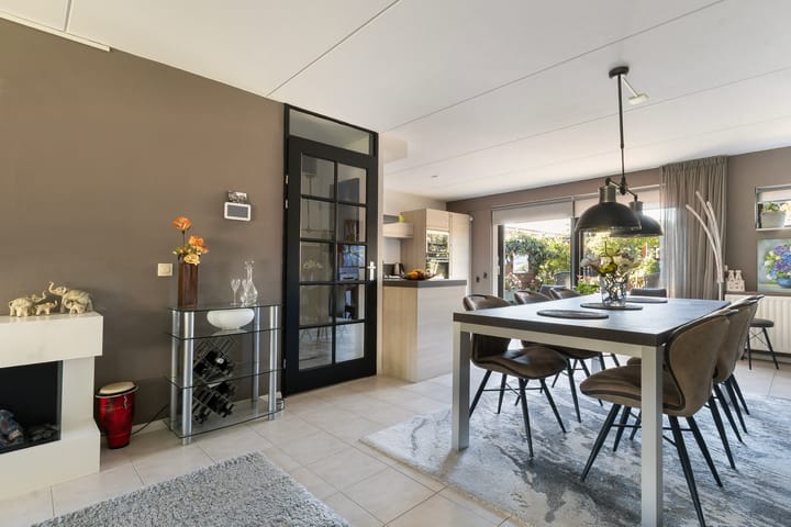 Tussenwoning te koop: Chico Mendesring 318, Dordrecht
