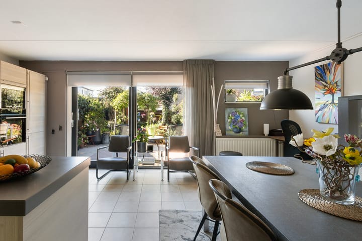 Tussenwoning te koop: Chico Mendesring 318, Dordrecht