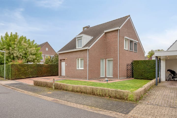 Vrijstaande woning te koop: Heiligenbergstraat 10, Bunde