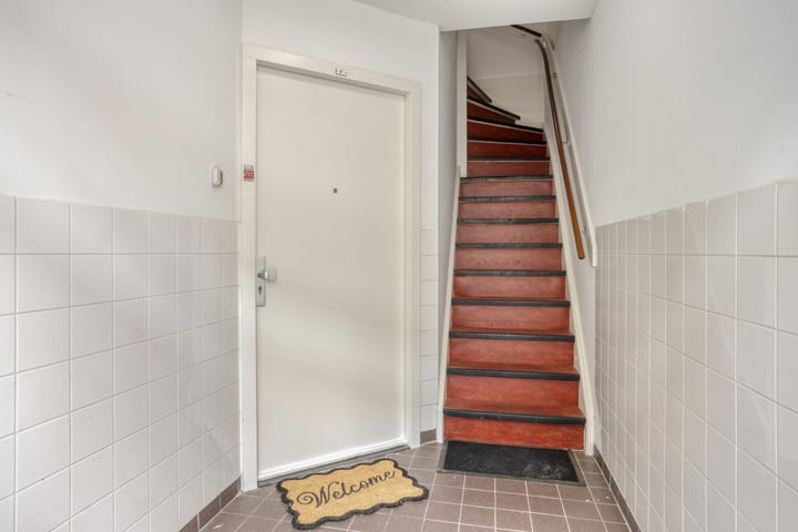 Photo 4 of Moerkerkestraat 4-B