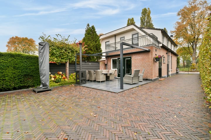 Twee-onder-één-kap te koop: Haaswijkweg West 54, Dordrecht