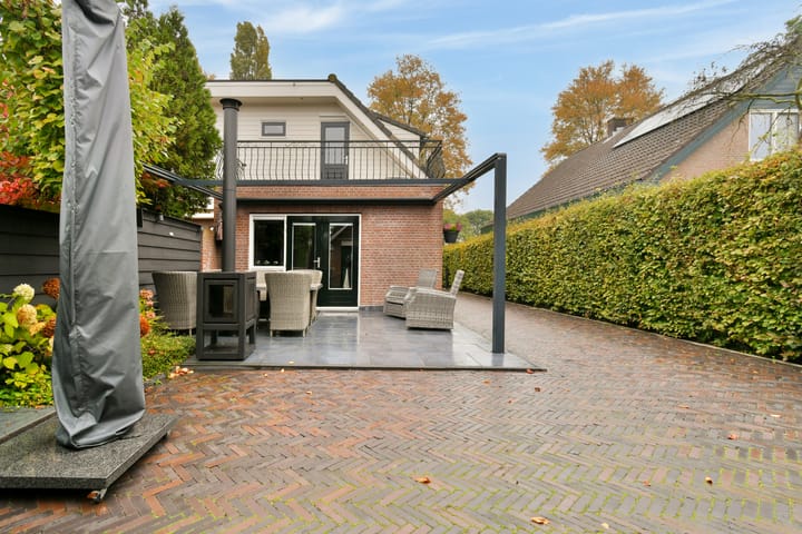 Twee-onder-één-kap te koop: Haaswijkweg West 54, Dordrecht