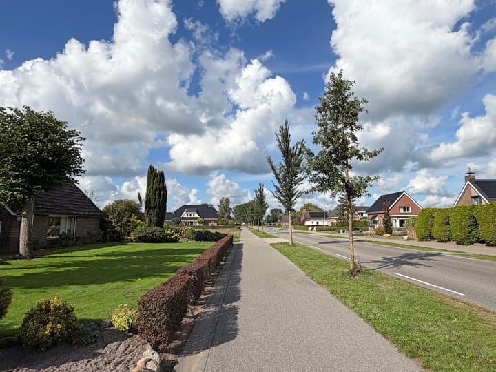 Twee-onder-één-kap te koop: Oosterveldsestraat 136, Emmen