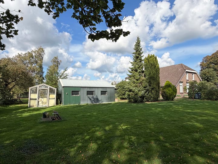 Twee-onder-één-kap te koop: Oosterveldsestraat 136, Emmen