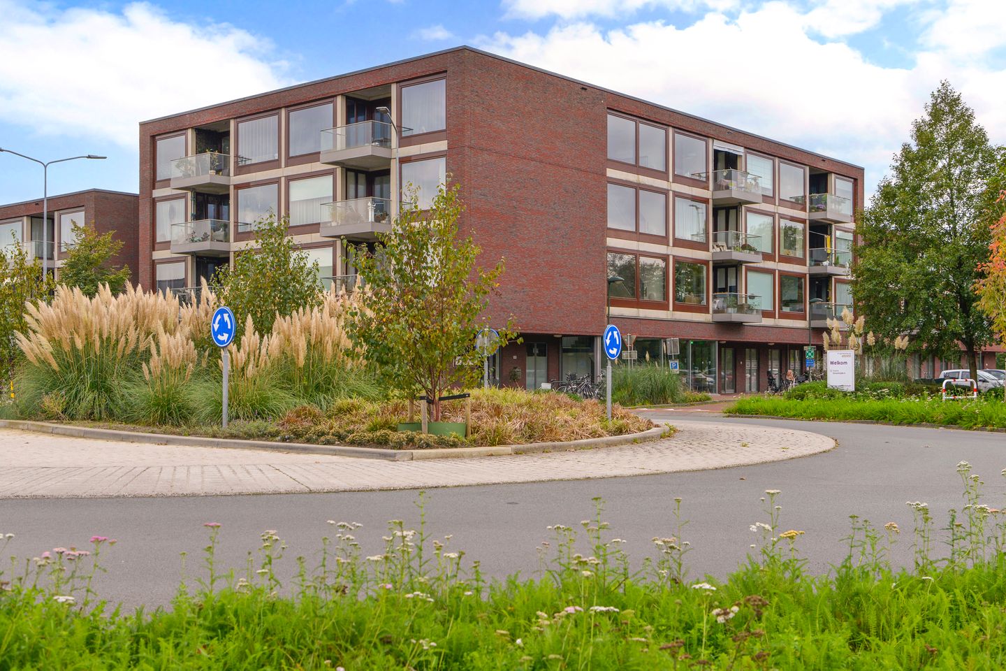 View photo 2 of Stroomzijde 6-b