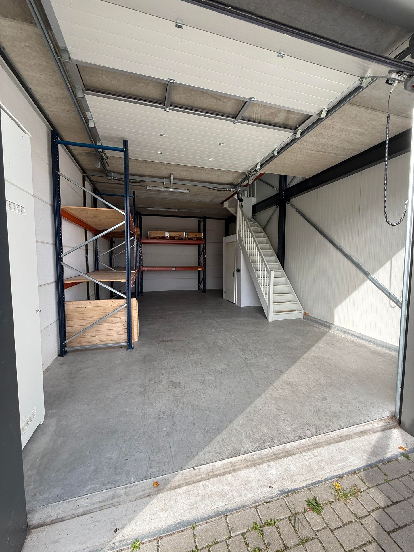 View photo 3 of Newtonstraat 33