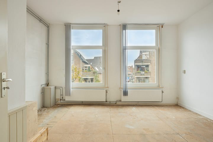 Photo 2 of Zuidsingel 10-A