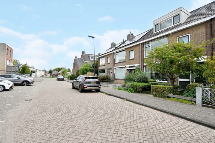Foto 3 van Van Alphenstraat 5