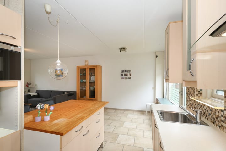 Tussenwoning te koop: Marter 106, Hellevoetsluis