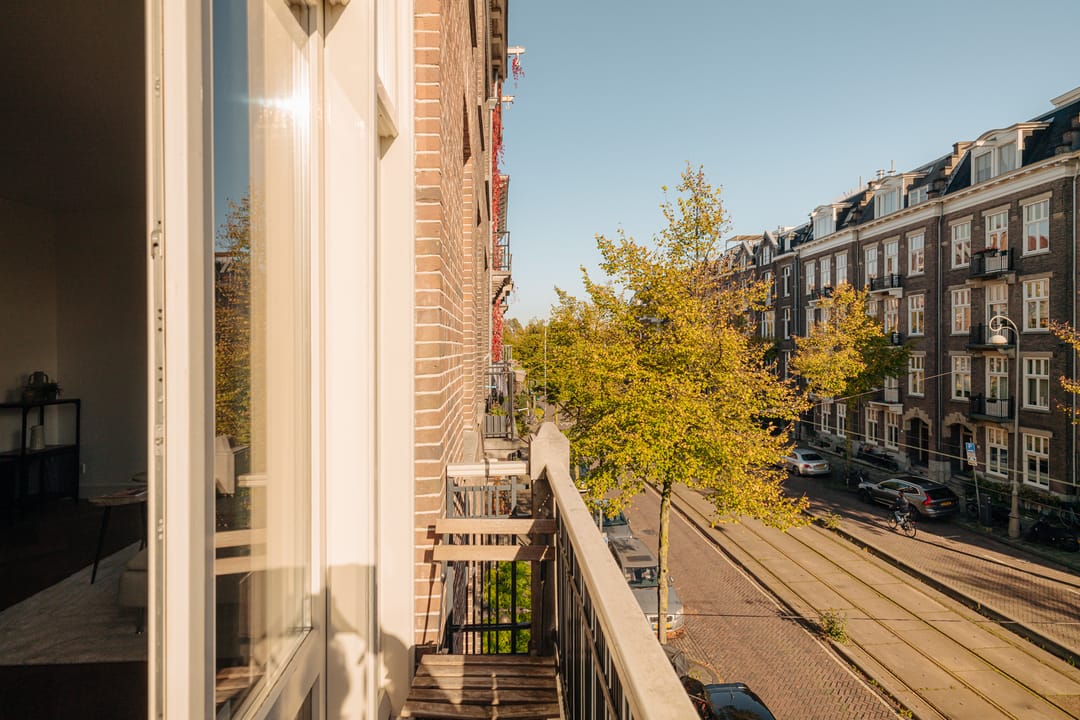 Photo 11 of Johannes Vermeerstraat 50-2