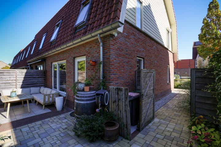 Hoekwoning te koop: Vlinderslag 32, Oostvoorne