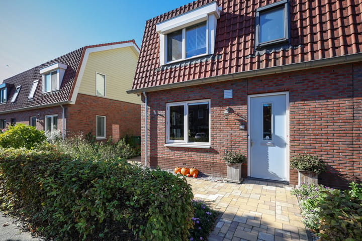 Hoekwoning te koop: Vlinderslag 32, Oostvoorne