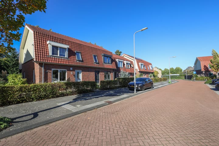 Hoekwoning te koop: Vlinderslag 32, Oostvoorne