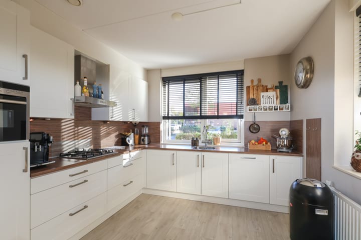 Hoekwoning te koop: Vlinderslag 32, Oostvoorne