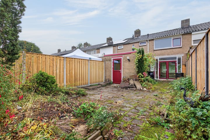 Tussenwoning te koop: Middachtensingel 25, Arnhem
