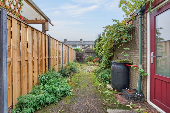 Tussenwoning te koop: Middachtensingel 25, Arnhem