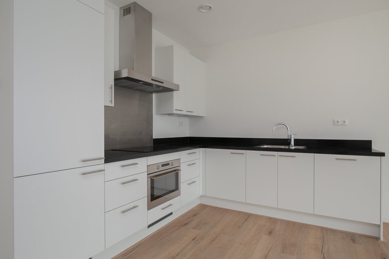 Photo 6 of Leemhorststraat 165