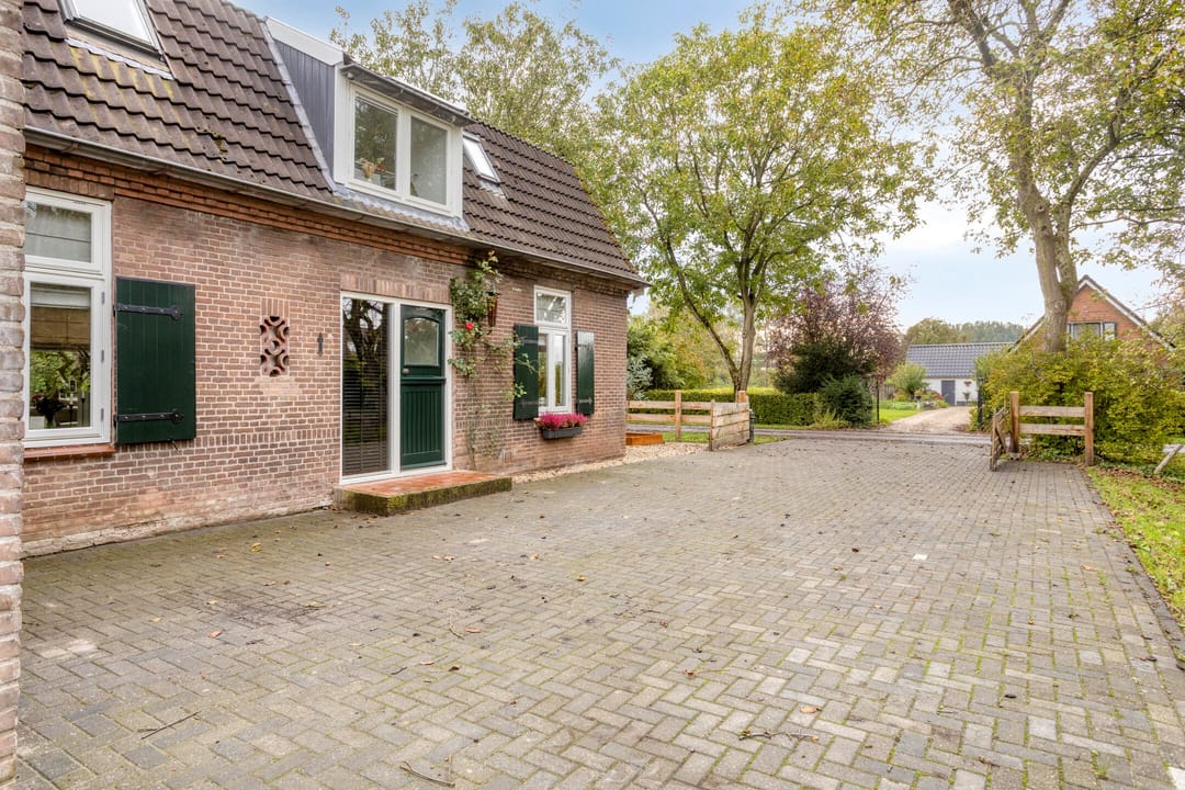 Photo 67 of Spoorstraat 5