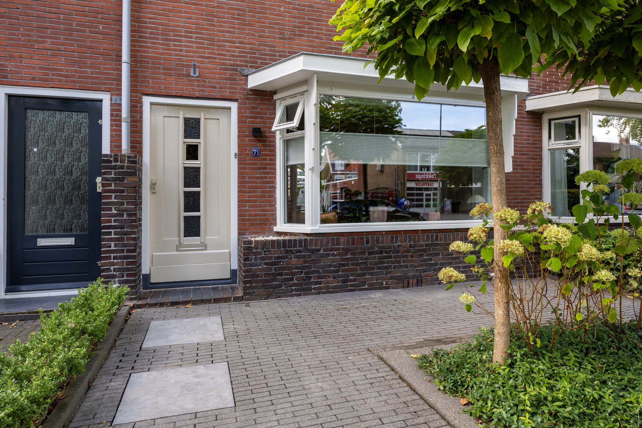 Photo 9 of de Ruyterweg 71