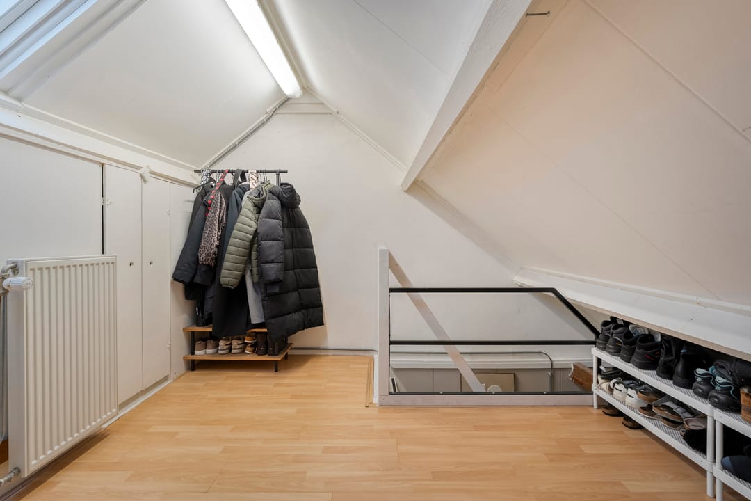 Photo 32 of Leliestraat 8