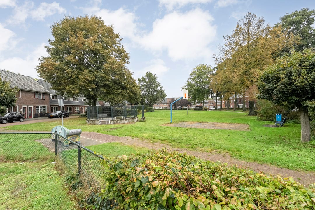 Photo 46 of Leliestraat 8