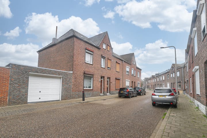 Hoekwoning te koop: Oude Schachtstraat 5, Kerkrade