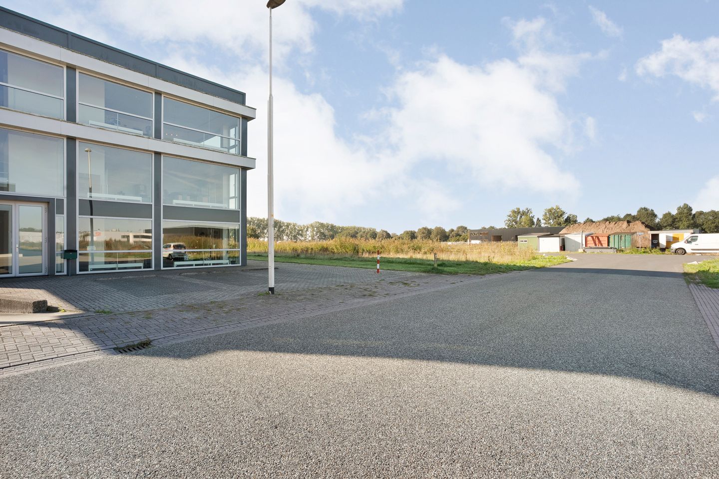 View photo 3 of Constructieweg 1