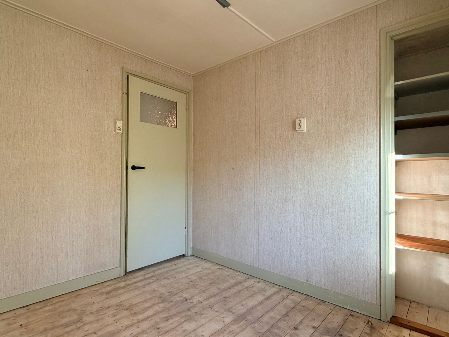 Photo 14 of van Velzenstraat 25