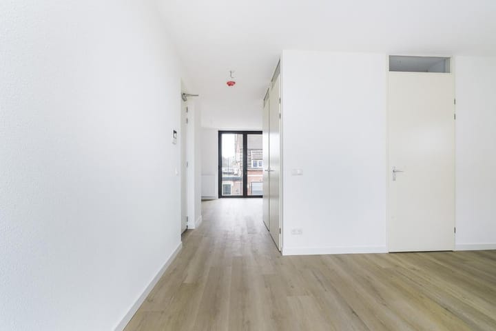 Studio te huur: Broekhovenseweg 82-04, Tilburg