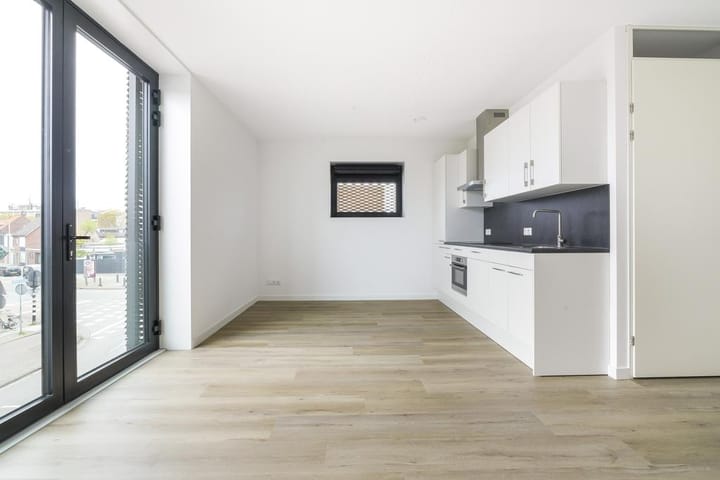 Studio te huur: Broekhovenseweg 82-04, Tilburg