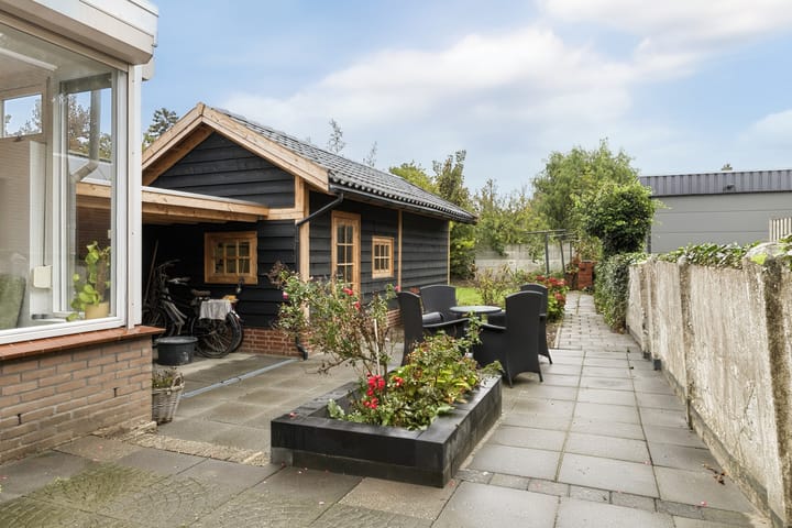 Twee-onder-één-kap te koop: Hoofdstraat 24, Zevenbergschen Hoek (Gem. Moerdijk)