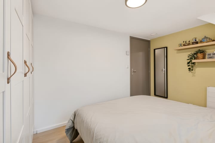 Twee-onder-één-kap te koop: Hoofdstraat 24, Zevenbergschen Hoek (Gem. Moerdijk)