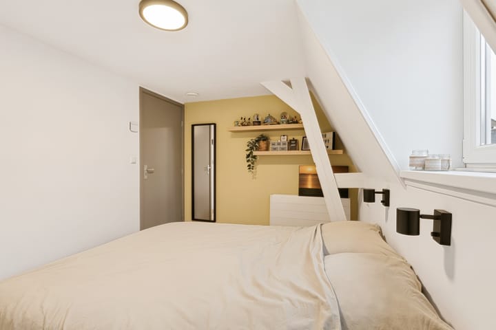 Twee-onder-één-kap te koop: Hoofdstraat 24, Zevenbergschen Hoek (Gem. Moerdijk)