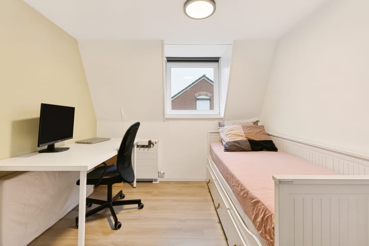 Twee-onder-één-kap te koop: Hoofdstraat 24, Zevenbergschen Hoek (Gem. Moerdijk)