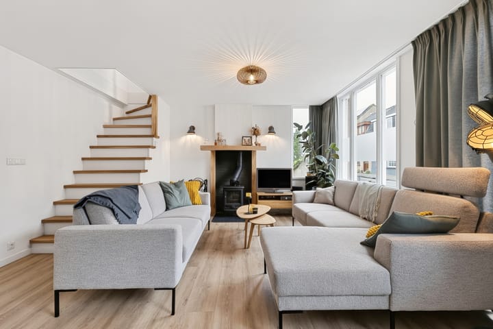 Twee-onder-één-kap te koop: Hoofdstraat 24, Zevenbergschen Hoek (Gem. Moerdijk)