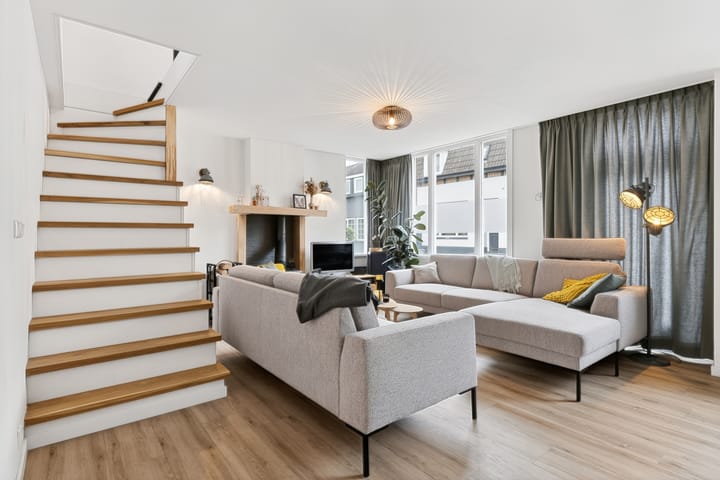 Twee-onder-één-kap te koop: Hoofdstraat 24, Zevenbergschen Hoek (Gem. Moerdijk)