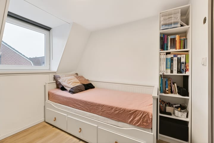 Twee-onder-één-kap te koop: Hoofdstraat 24, Zevenbergschen Hoek (Gem. Moerdijk)