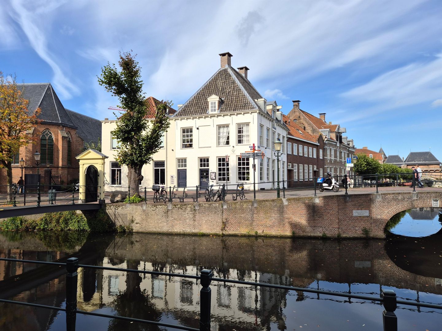 Bekijk foto 1 van Westsingel 48