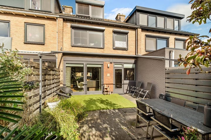 Tussenwoning te koop: Beethovenlaan 100, Schagen