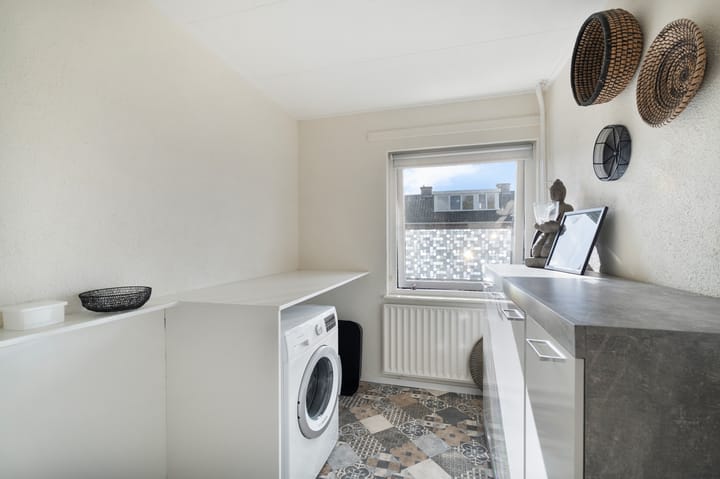 Tussenwoning te koop: Beethovenlaan 100, Schagen