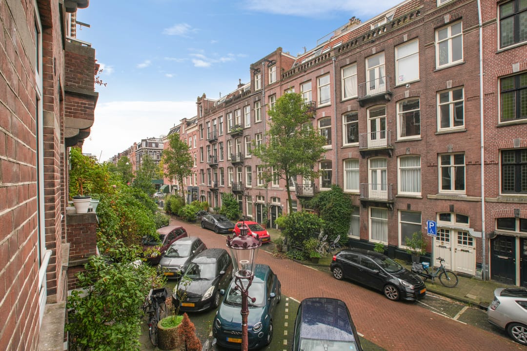 Photo 16 of Brederodestraat 86-1