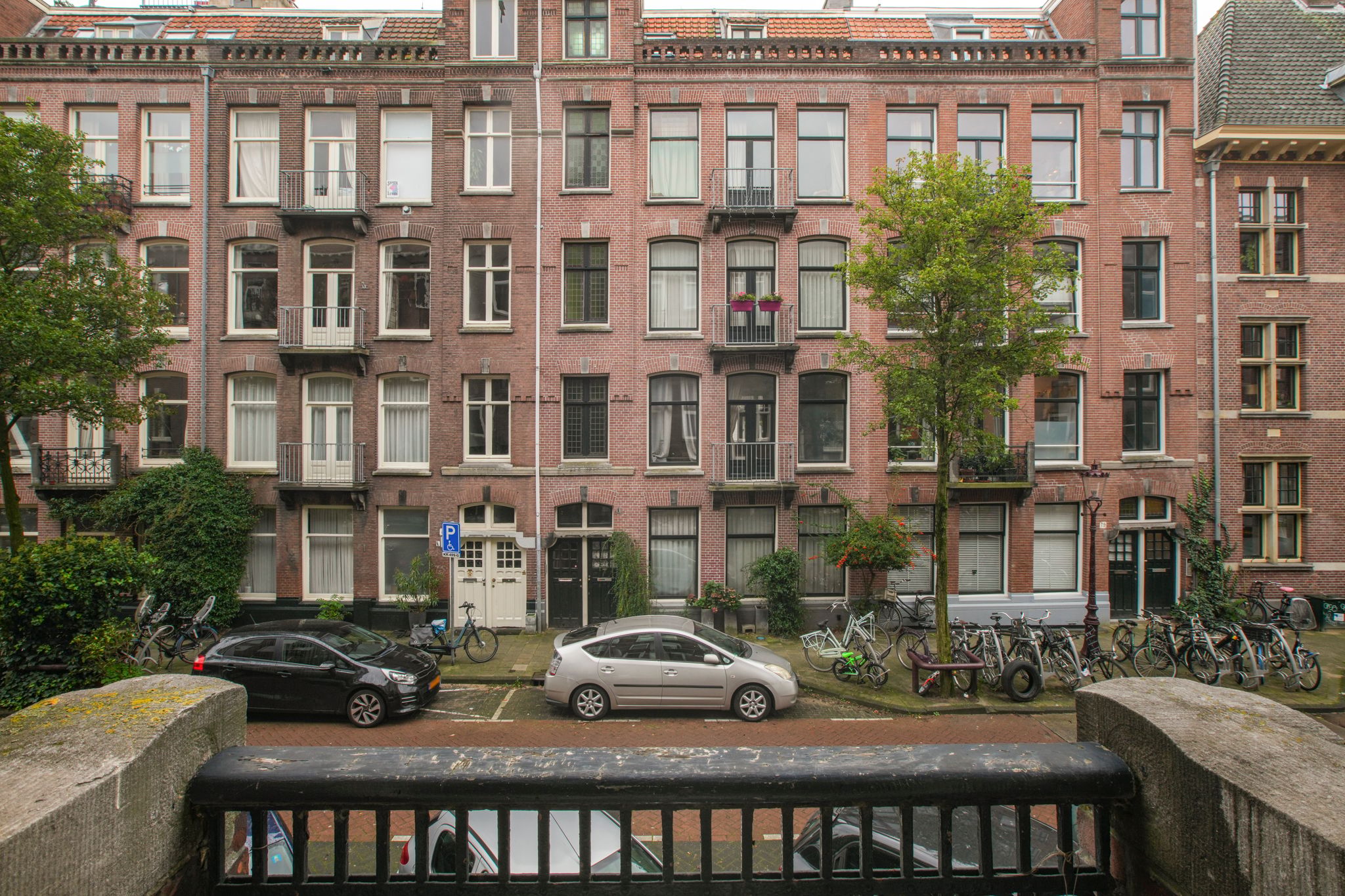 Photo 15 of Brederodestraat 86-1