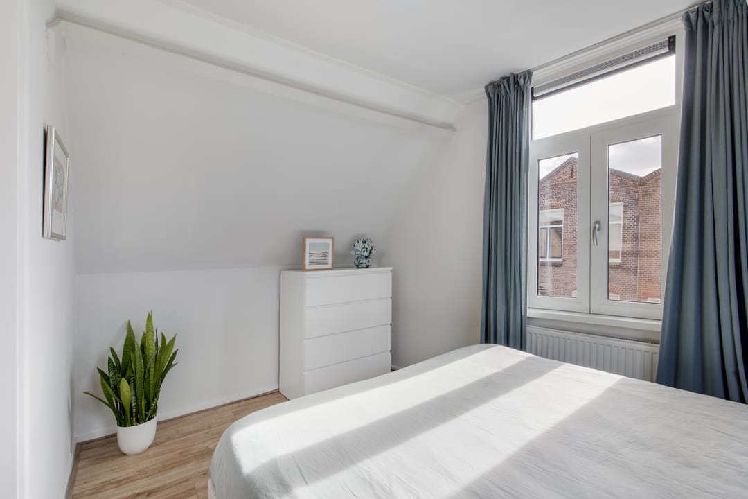 Photo 16 of Waardstraat 37