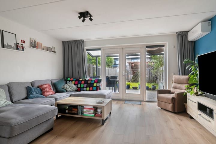 Tussenwoning te koop: Texelstraat 69, Almere