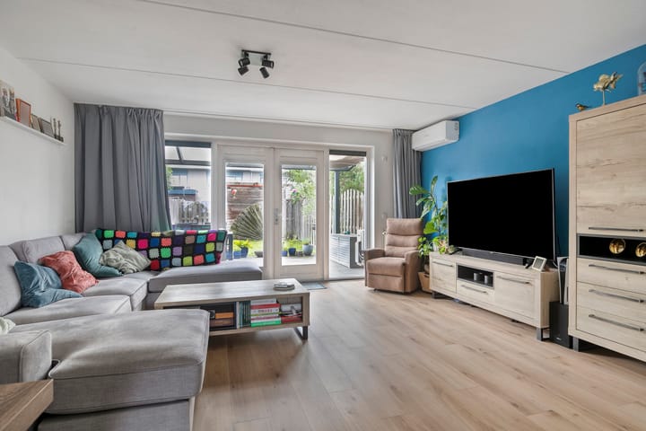 Tussenwoning te koop: Texelstraat 69, Almere